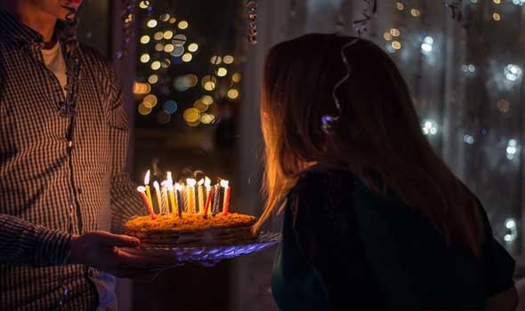 احتفال إيمان الباني وزوجها مراد يلدرم في عيد ميلادها