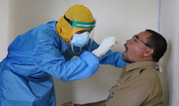 المغرب اليوم - نصف مصابي الموجة الأولى من فيروس 