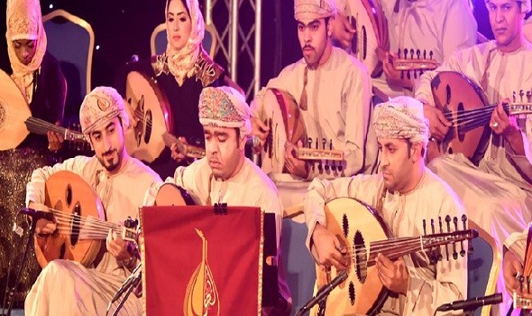 المغرب اليوم - الشعر العربي يُحلق افتراضياُ بتنوع إبداعي في اختتام مهرجان العويس الشعري الثاني