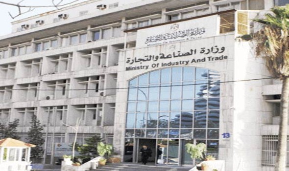 المغرب اليوم - وزير الصناعة المغربي رياض مزور يوقع اتفاقيات لإحداث 12 ألف منصب شغل مباشر