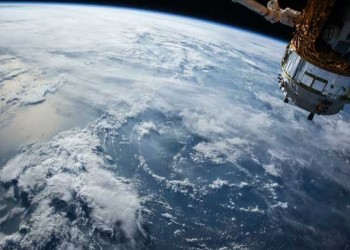 المغرب اليوم - وصول طاقم من سبيس إكس إلى محطة الفضاء الدولية