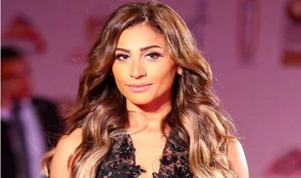 المغرب اليوم - دينا الشربيني تشارك روبي الغناء على مسرح حفلها الأخير