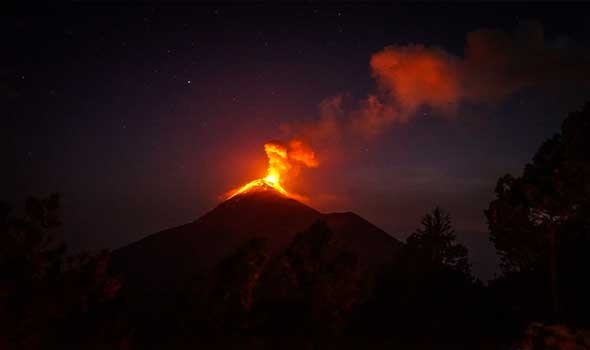 المغرب اليوم - ثوران بركان ميرابي في إندونيسيا يتسبب في فقدان 42 متنزِّها