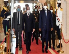 المغرب اليوم - وزير داخلية السودان يجدد حرص بلاده على تعزيز التعاون مع مصر
