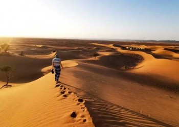 المغرب اليوم - رحلات شاقة للبحث عن  النيازك في المغرب