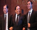 المغرب اليوم - رامي إمام يوجّه رسالة مؤثرة الى والديه1696481/96