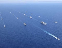 المغرب اليوم - البحرية الأميركية تُعلن تعرض سفينة تجارية لمضايقات من زوارق إيرانية