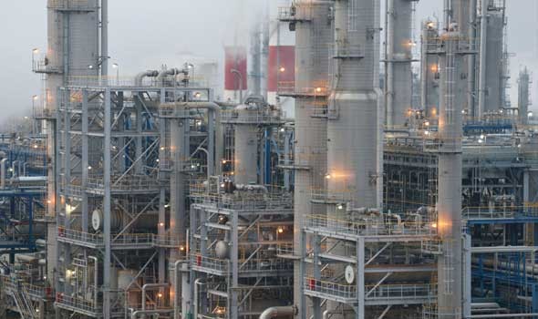 المغرب اليوم - قطر للطاقة توقف إنتاج الغاز الطبيعي المسال والسعودية تعترض مسيّرتين إيرانيتين وتسيطر على حريق محدود في مصفاة رأس تنورة