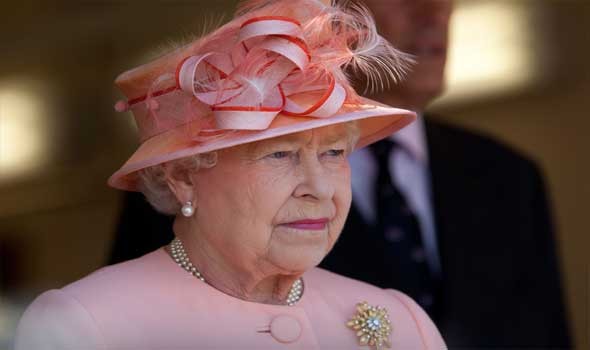 المغرب اليوم - الملكة إليزابيث الثانية في اسكتلندا لحضور أسبوع هوليرود