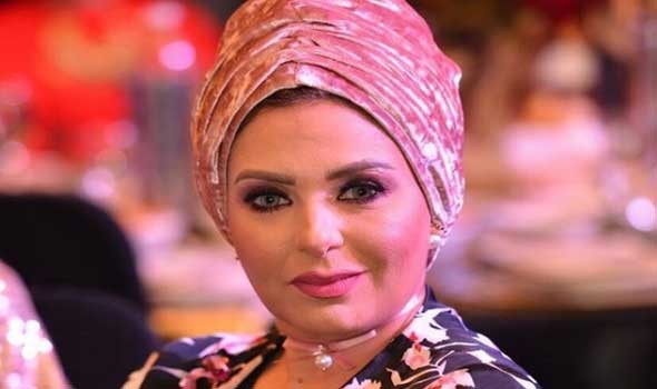 المغرب اليوم - صابرين تعتذر من حلا شيحة بشأن تصريحاتها عن الحجاب واعتزال الفن