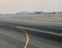 المغرب اليوم - سيارة تحترق أسفل طائرة تابعة لطيران كندا في مطار مونتريال