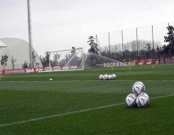 المغرب اليوم - نادي سبورتينغ الدار البيضاء النسوي يواجه وديا فريق مالابو الغيني