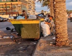 المغرب اليوم - عمال شركات النظافة يطالبون مجلس الدار البيضاء بتحسين أوضاعهم الاجتماعية