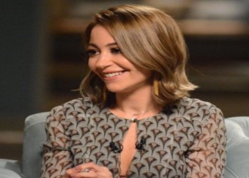 المغرب اليوم - منة شلبي تتحدث عن رحلتها الفنية وقوة الإرث العائلي بعد تكريمها في مهرجان الجونة