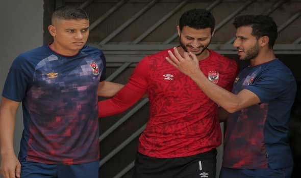 المغرب اليوم - لاعب الوداد يكشف ماذا قال لهم محمد الشناوي بعد خسارة الأهلي دوري الأبطال