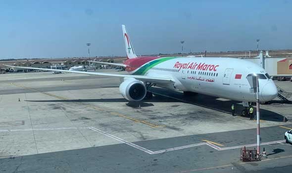 المغرب اليوم - إتفاقية شراكة بين الخطوط الملكية المغربية وطيران الإمارات يتيح لزبنائهما مزيداً من الوجهات العالمية