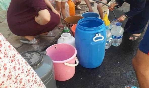 المغرب اليوم - تغير لون مياه الشرب يقلق سكان مدينة خريبكة المغربية