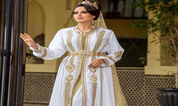 ملكة جمال المغرب تنافس جميلات العالم بقفطان فخم من تصميم سميرة حدوشي