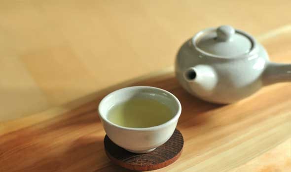يساعد دمج الشاي الأخضر في الروتين الغذائي