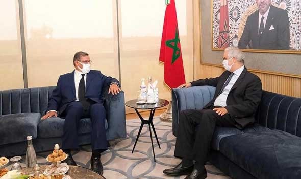 المغرب اليوم - الحكومة تشيد بانخراط المغاربة في حملة التلقيح الوطنية بعد فرض 