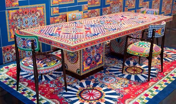 المغرب اليوم - ألوان مبهجة تتضمنها أول مجموعة مفروشات من 