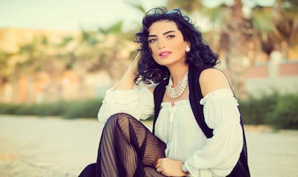 المغرب اليوم - حورية فرغلي تواصل التحضير لدورها في فيلم «الحب كله»
