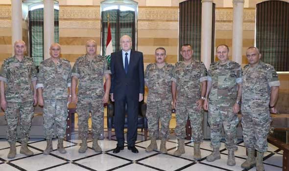المغرب اليوم - البرلمان اللبناني يحسم الجدل ويُمدد لقائد الجيش العماد جوزيف عون
