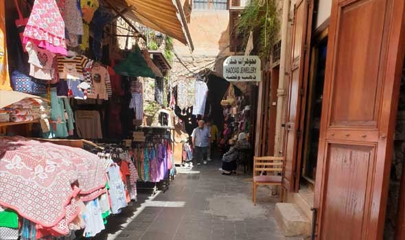 المغرب اليوم - غياب البضائع المهربة من مليلية المحتلة يُغرق أسواق مدينة الناظور في الركود