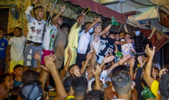 المغرب اليوم - أحداث شغب في الدار البيضاء تعيد ملف ألتراس الرجاء والوداد إلى الواجهة