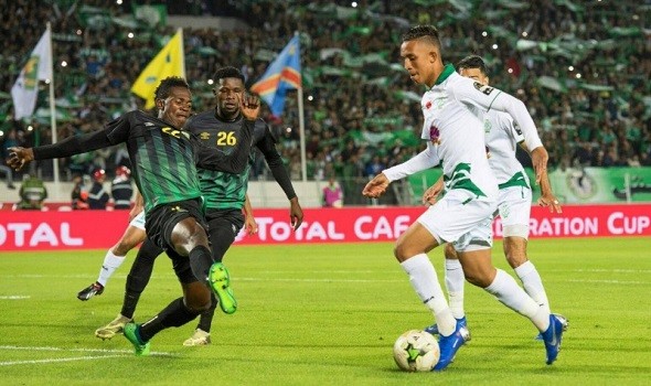المغرب اليوم - الرجاء الرياضي يحسم ثلاث صفقات بضم نجم مازيمبى الكونغولي