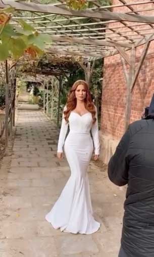 المغرب اليوم - نسرين طافش بإطلالة جذابة في فستان زفاف باللون الأبيض