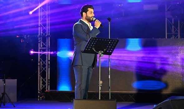 محمود التركي مسك ختام حفلات مهرجان "أم الإمارات" في أبوظبي