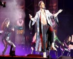 المغرب اليوم - وفاة وإصابات في حفل محمد رمضان بالساحل الشمالي إثر سقوط ألعاب نارية على الجمهور