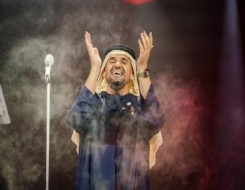 المغرب اليوم - حسين الجسمي يتغنى بلهجات متعددة في حفل موسم الرياض