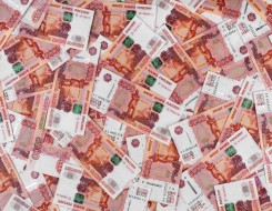 المغرب اليوم - الروبل الروسي يواصل الصعود أمام الدولار واليورو ويسجل أعلى مستوى منذ 2015