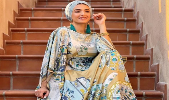 المغرب اليوم - العبايات الساتان الاختيار الأمثل للحصول على مظهر أنيق في رمضان