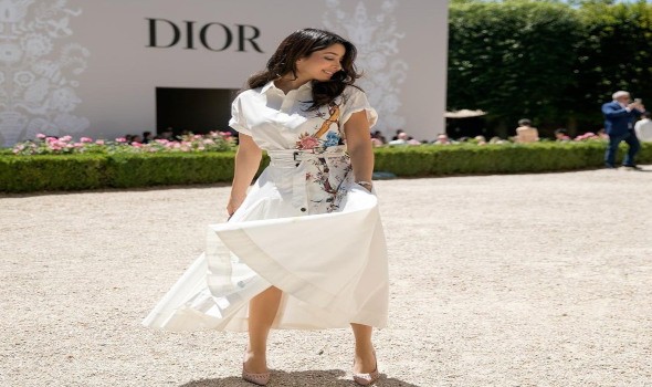 المغرب اليوم - إطلالات ساحرة  لمدونات الموضة العربيات في باريس
