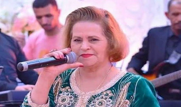 المغرب اليوم - الملك محمد السادس يُعزي أسرة الفنانة الراحلة خديجة البيضاوية