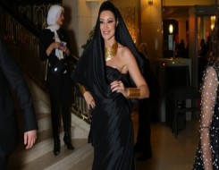 المغرب اليوم - النجمات العرب يخترن موضة الفساتين الموصولة بأغطية الرأس في مهرجان القاهرة 2022