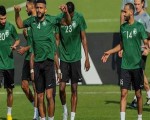 المغرب اليوم - شرطة جدة تتعامل مع مشاجرة جماعية ورشق منظم بالطعام عقب نهائي السعودية والإمارات في خليجي 27