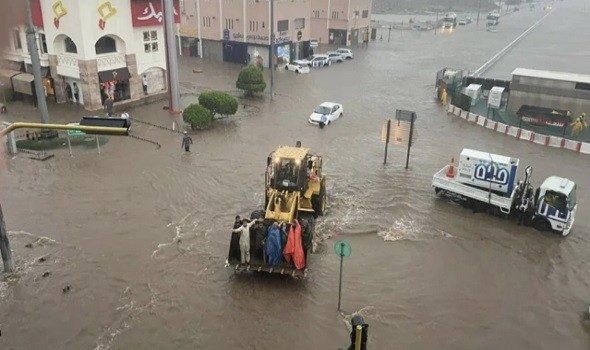 المغرب اليوم - أمطار قوية تتسبب في فيضانات بمدينة تطوان المغربية