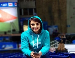 المغرب اليوم - هدم منزل الرياضية الإيرانية إلناز ركابي عقب خلعها الحجاب في مسابقة دولية