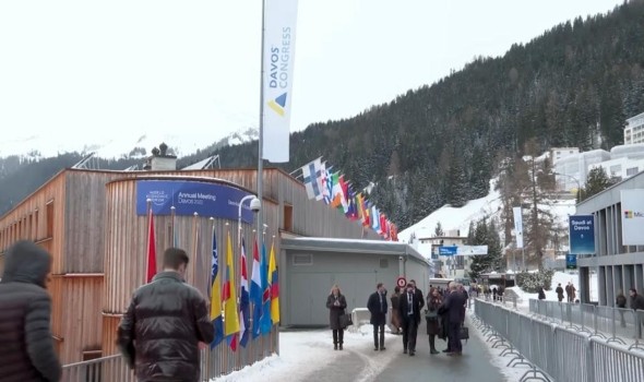 المغرب اليوم - ترمب يجمع عمالقة المال والعملات الرقمية في حفل استقبال خاص بدافوس