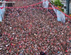 المغرب اليوم - توقيف العشرات في تجمع بإسطنبول دعماً لإمام أوغلو بعد 100 يوم من اعتقاله