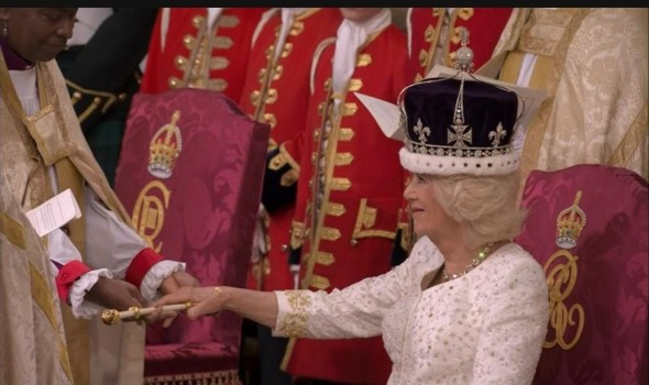المغرب اليوم - الملكة كاميلا رفيقة درب الملك تشارلز تتوّج رسميًا على بريطانيا