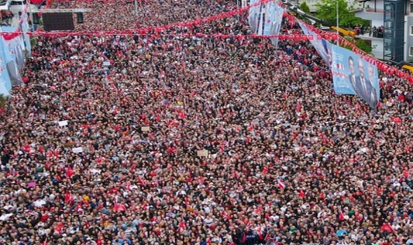 المغرب اليوم - توقيف العشرات في تجمع بإسطنبول دعماً لإمام أوغلو بعد 100 يوم من اعتقاله