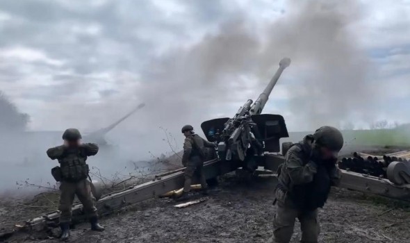المغرب اليوم - الجيش الأوكراني يخُوض معارك ضارية مع القوات الروسية داخل مدينة أفديفكا بشرق البلاد