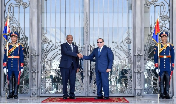 المغرب اليوم - السيسي والبرهان يبحثان تطورات الأوضاع وجهود تسوية الأزمة السودانية