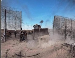 المغرب اليوم - الجيش الإسرائيلي يواصل سد الثغرات في السياج الحدودي مع غزة