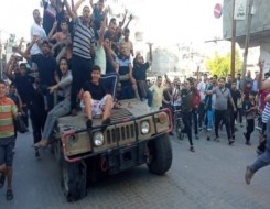المغرب اليوم - المستوطنون يهربون إلى الشوارع خوفًا من نيران المقاتلين الفلسطينيين  في مستوطنات غلاف غزة